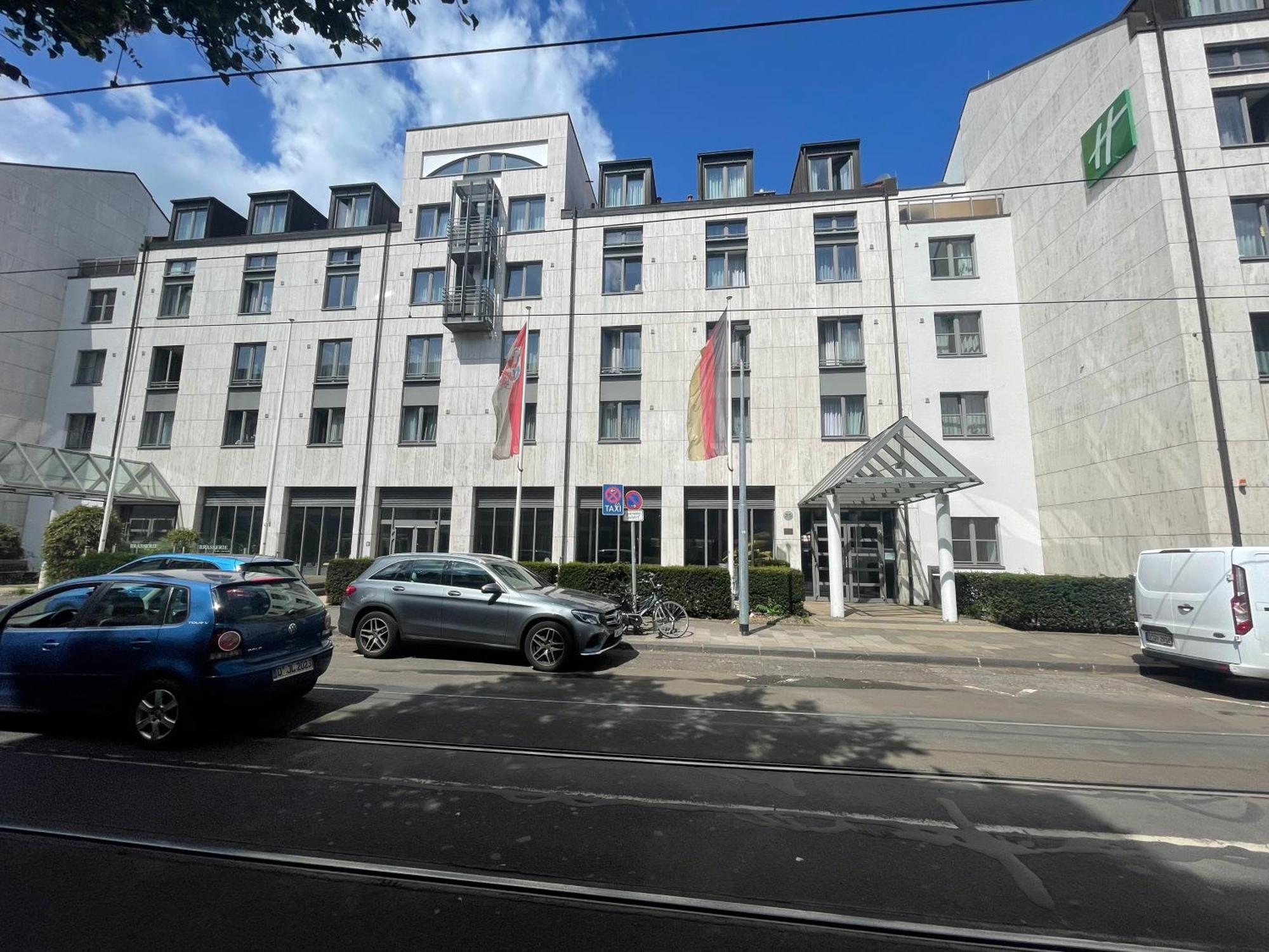 Gemuetliches 778 Naehe Medienhafen S-bahn Und Free Parken * Dusseldorf